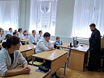 Настоятель храма Всемилостивого Спаса посетил Россошанский медицинский колледж