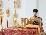 Епископ Россошанский и Острогожский Дионисий совершил Божественную литургию в Воскресенском соборе Белогорского епархиального мужского монастыря