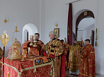 В Неделю 6-ю по Пасхе, о слепом, епископ Дионисий совершил Божественную литургию в Воскресенском соборе Белогорского мужского монастыря