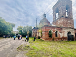 В храме Воздвижения Креста Господня села Манино Калачеевского района молитвенно встретили престольный праздник