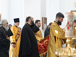 Епископ Россошанский и Острогожский Дионисий совершил Божественную литургию в Воскресенском соборе Белогорского епархиального мужского монастыря