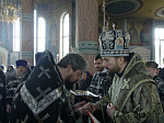 Преосвященнейший епископ Дионисий совершил в Свято-Ильинском кафедральном соборе города Россоши последнюю в этом году Литургию Преждеосвященных Даров