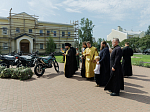 Преосвященнейший Дионисий, епископ Россошанский и Острогожский, освятил технику для участников специальной военной операции