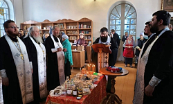 В Казанском храме поселка Каменка состоялось Таинство Елеосвящения для духовенства благочиния