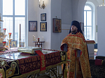 Епископ Россошанский и Острогожский Дионисий совершил венчальную Литургию в храме святителя Митрофана, первого епископа Воронежского, села Верхний Мамон