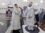 В день престольного праздника Архипастырь совершил Божественную литургию в храме Всемилостивого Спаса города Россошь