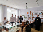 Настоятель Введенского храма р.п. Ольховатка посетил музей Марченковской школы