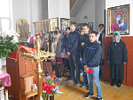 Школьники приняли участие в Пасхальном Крестном ходе