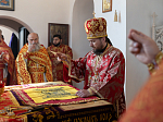 Епископ Россошанский и Острогожский Дионисий совершил Божественную литургию в Георгиевском храме с. Манино Калачеевского района