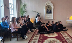 Молодежный актив Духовно-просветительского центра свт. Тихона Задонского г. Острогожска принял участие в Рождественском сборе «В целом мире Рождество»