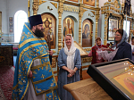Прихожане Казанского храма поздравили отца благочинного с юбилеем диаконской хиротонии