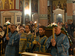 В канун праздника Введения во храм Пресвятой Богородицы епископ Дионисий совершил всенощное бдение в Ильинском кафедральном соборе г. Россоши