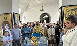 В Казанском храме города Павловска совершен молебен о начале учебного года