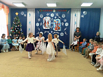 Настоятель Свято-Митрофановского храма села Верхний Мамон поздравил воспитанников местного детского сада с Рождеством Христовым