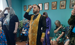 В праздник Благовещения священник посетил Кантемировский центр реабилитации и социализации в селе Писаревка