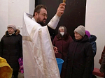 В Крещенский сочельник в храме святых апостолов Петра и Павла села Петропавловка совершена Литургия и чин великого освящения воды