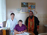 Настоятель храма во имя святой Параскевы Пятницы села Кривоносова поздравил медработников с профессиональным праздником