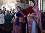 В Ильинском кафедральном соборе г.Россошь по окончании Божественной литургии прихожанам были розданы «жаворонки»