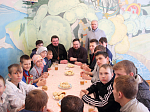 Священнослужители приняли участие в мастер-классе по изготовлению «жаворонков»