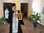 Клирик Калачеевского благочиния благословил учащих и учащихся местных школ на предстоящий год