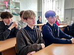 Руководитель отдела профилактики наркомании и алкоголизма побеседовал со школьниками