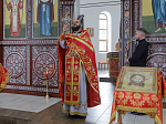 В Неделю 6-ю по Пасхе, о слепом, епископ Дионисий совершил Божественную литургию в Воскресенском соборе Белогорского мужского монастыря