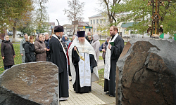 В День памяти жертв политических репрессий в с. Верхний Мамон совершили панихиду о всех православных христианах