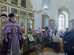 В субботу первой седмицы Великого поста епископ Россошанский и Острогожский Дионисий возглавил богослужение в храме святого мученика Иоанна Воина города Богучара