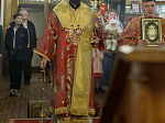 В понедельник Светлой седмицы епископ Дионисий совершил Литургию в храме Покрова Пресвятой Богородицы города Павловска