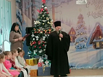 В святочные дни Рождества священник побывал в детском саду села Верхнего Мамона