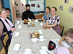 Епархиальный катехизатор провел встречу с представителями Русской общины