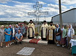 В селе Мамоновка совершено освящение двух поклонных крестов, установленных на границе населенного пункта