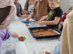 В воскресной группе Михайло-Архангельского храма села Воронцовка прошел мастер-класс по выпечке «Лесенок» и «Жаворонков»