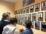 Клирик благочиния принял участие в открытии художественной выставки, приуроченной ко Дню Великой Победы