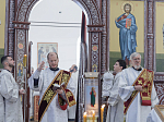 Преосвященнейший епископ Дионисий возглавил служение Божественной литургии в Воскресенском соборе Белогорского мужского монастыря