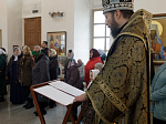 В среду четвертой седмицы Великого поста Преосвященнейший епископ Дионисий совершил Литургию Преждеосвященных Даров в храме Богоявления Господня села Сухой Донец