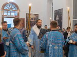 В преддверии престольного праздника Архипастырь совершил всенощное бдение в Покровском храме с. Шапошниковка Ольховатского района