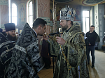 Преосвященнейший епископ Дионисий совершил в Свято-Ильинском кафедральном соборе города Россоши последнюю в этом году Литургию Преждеосвященных Даров