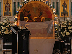 В пятницу Страстной седмицы Преосвященнейший епископ Дионисий совершил вечерню с выносом Плащаницы Спасителя в Ильинском соборе