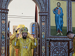 Архипастырь совершил воскресное богослужение в Воскресенском соборном храме Белогорского мужского монастыря