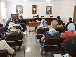 В здании Епархиального управления города Россошь прошла очередная встреча с прихожанами в рамках программы «Исследуйте Писания»