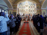 Епископ Россошанский и Острогожский Дионисий возглавил Божественную литургию в храме Архистратига Божия Михаила города Острогожска