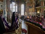 В канун праздника Воздвижения Креста Господня Преосвященнейший епископ Дионисий совершил всенощное бдение в Ильинском кафедральном соборе города Россоши