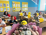 Помощник благочинного по молодежной работе иерей Димитрий Ткаченко поздравил учащихся и коллектив Калачеевской СОШ № 6 с Днем знаний