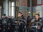 В канун Великой Субботы епископ Дионисий совершил утреню с чином погребения в Свято-Ильинском кафедральном соборе города Россоши