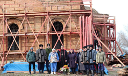 В день престольного праздника у Казанского храма села Прогорелое Петропавловского района, был совершен молебен перед началом всякого дела