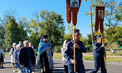 В Русской Журавке помолились на месте разрушенного храма в честь иконы Божией Матери «Неопалимая Купина»