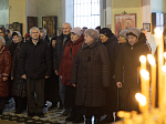 В Крещенский сочельник епископ Россошанский и Острогожский Дионисий совершил Литургию в храме Святой Живоначальной Троицы районного поселка Кантемировка