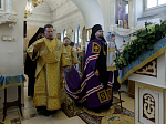 Епископ Россошанский и Острогожский Дионисий возглавил воскресное богослужение в Спасском Костомаровском женском монастыре