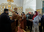 Епископ Россошанский и Острогожский Дионисий совершил венчальную Литургию в храме святителя Митрофана, первого епископа Воронежского, села Верхний Мамон